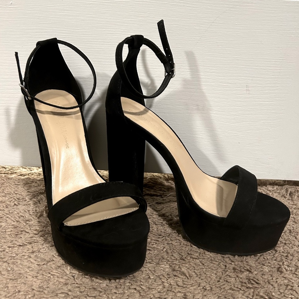 black heels (wild diva lounge)